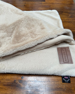 *NEW* Luxury Faux Fur Dog Blanket - Beige